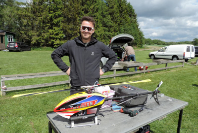 Modellflygets dag Simmelsberga glad pilot